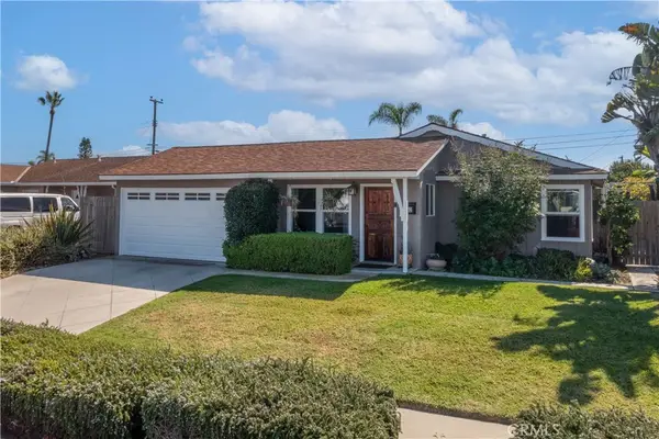 8242 Grant Drive, Huntington Beach, CA 92646