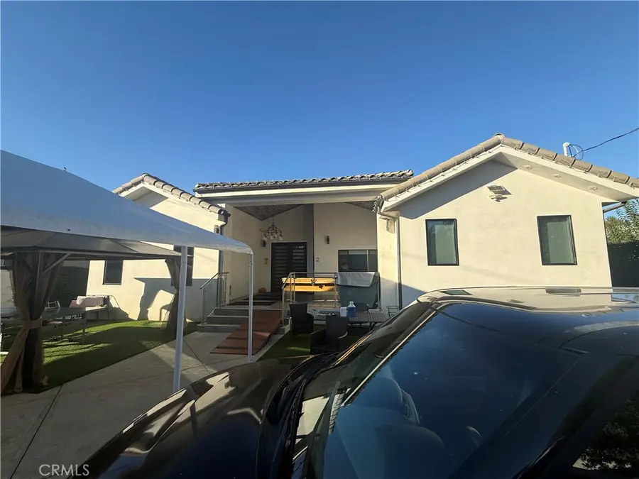 22913 Burbank, Woodland Hills, CA 91367 - Image #3