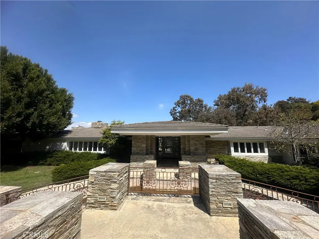60 Crest Road E, Rolling Hills, CA 90274 - #1