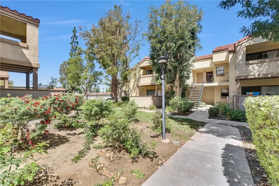 1136 W Blaine Street #203, Riverside, CA 92507 - #2