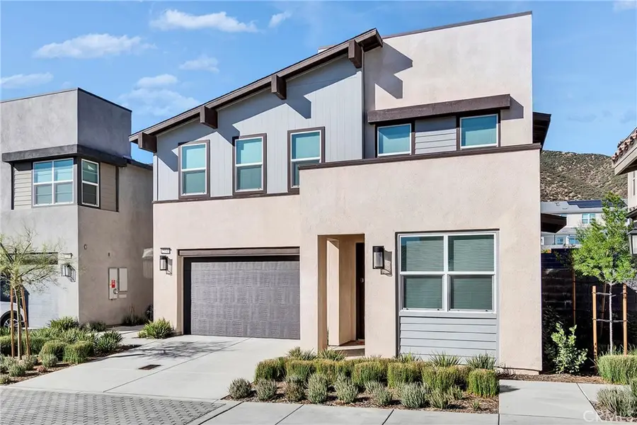 15946 Caterpillar, Fontana, CA 92336 - #2