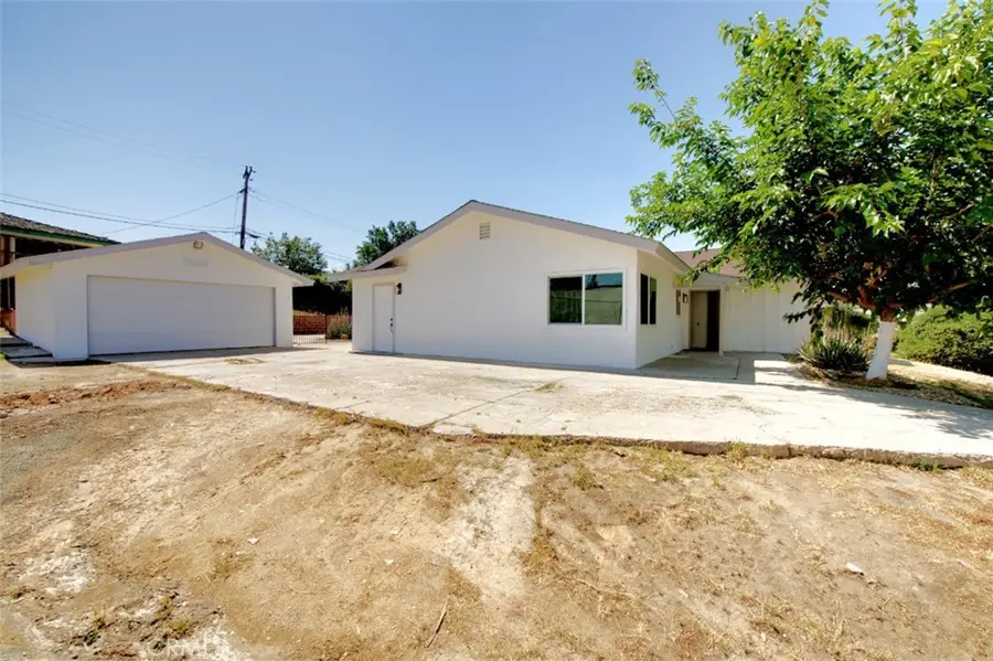 2425 Castle Drive, Bakersfield, CA 93306 - #2