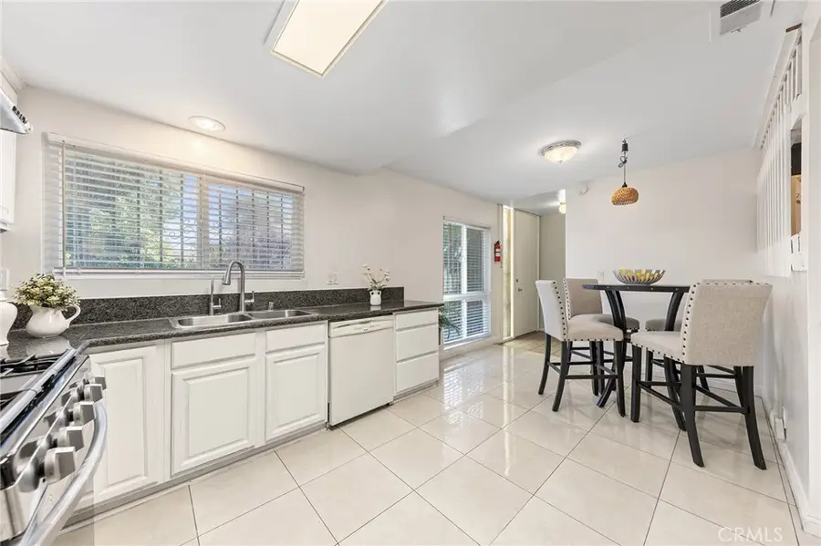 273 Casuda Canyon #E, Monterey Park, CA 91754 - #3