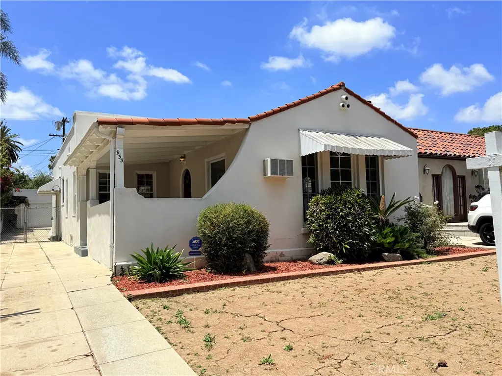 933 S Mullen Avenue, Los Angeles, CA 90019 - #1