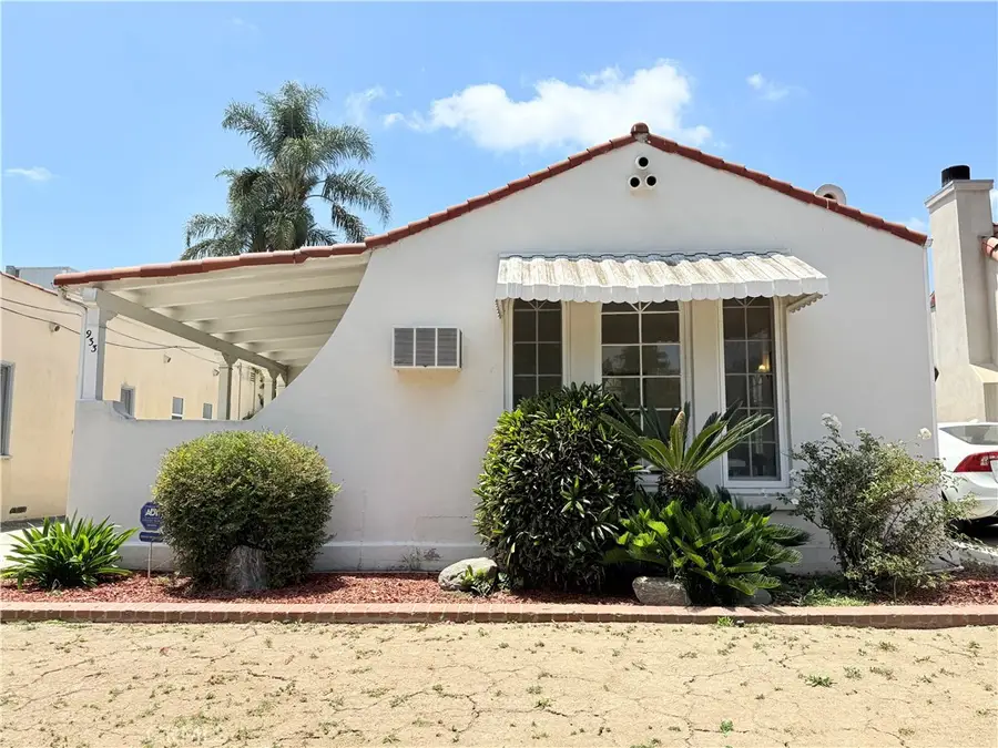 933 S Mullen Avenue, Los Angeles, CA 90019 - #2