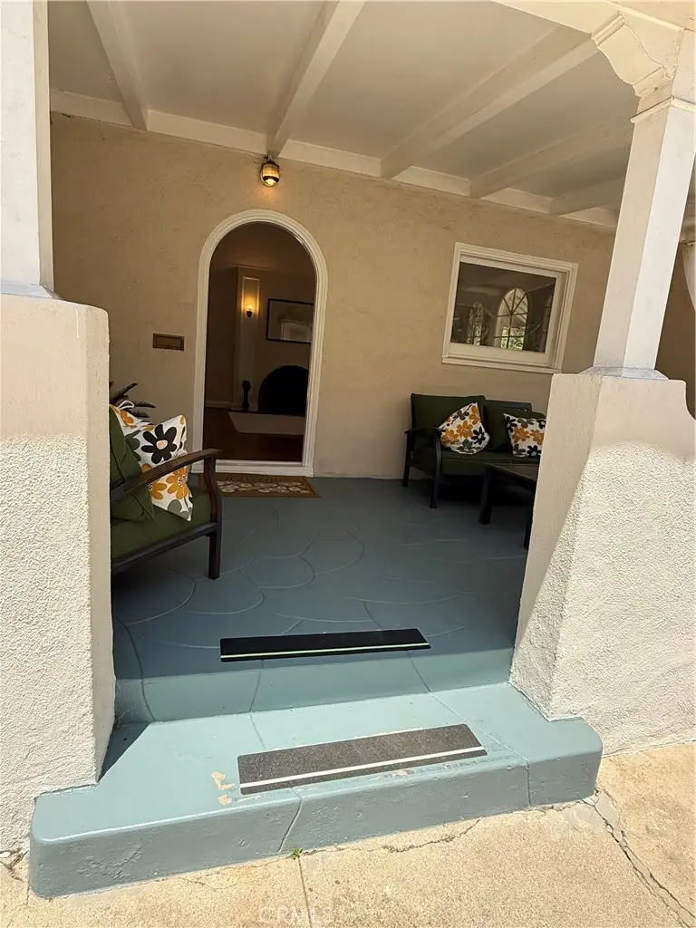 933 S Mullen Avenue, Los Angeles, CA 90019 - #3