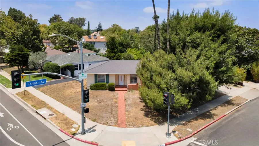 10207 Camarillo Street, Toluca Lake, CA 91602 - #2