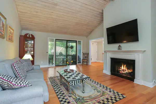 86 South Trail #A, Stratford, CT 06614