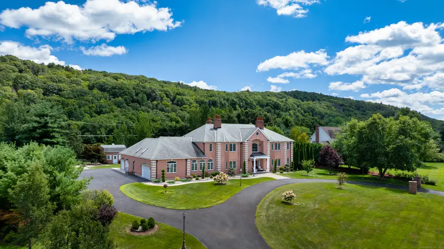 24 Hunting Ridge Drive, Simsbury, CT 06070 - Image #2