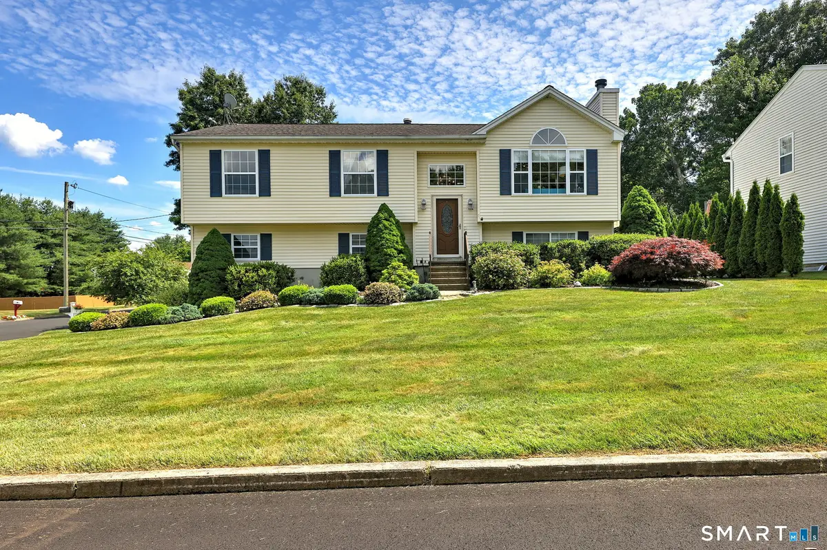 2 Michelle Lane, Naugatuck, CT 06770 - #1