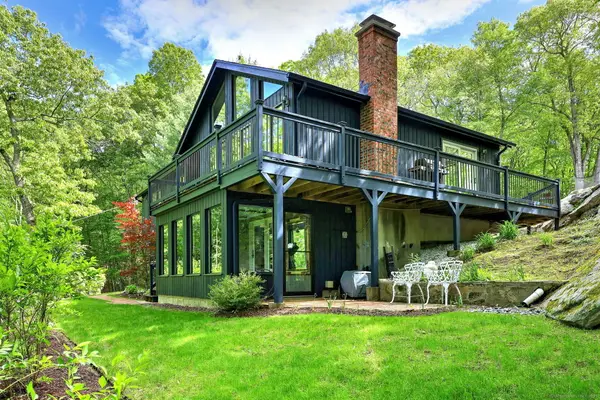 26 Freedman Lane, Monroe, CT 06468