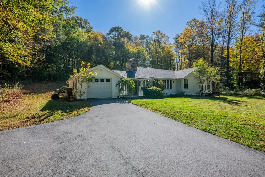 223 Tuttle Road, Woodbury, CT 06798 - Image #2