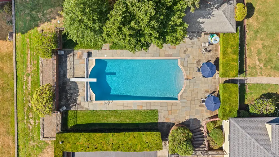 81 Plymouth Avenue, Trumbull, CT 06611 - Image #2