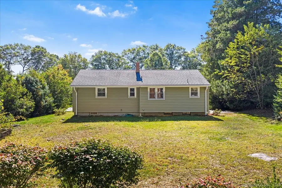 19 New Hampshire Lane, Oakdale, CT 06370 - Image #2