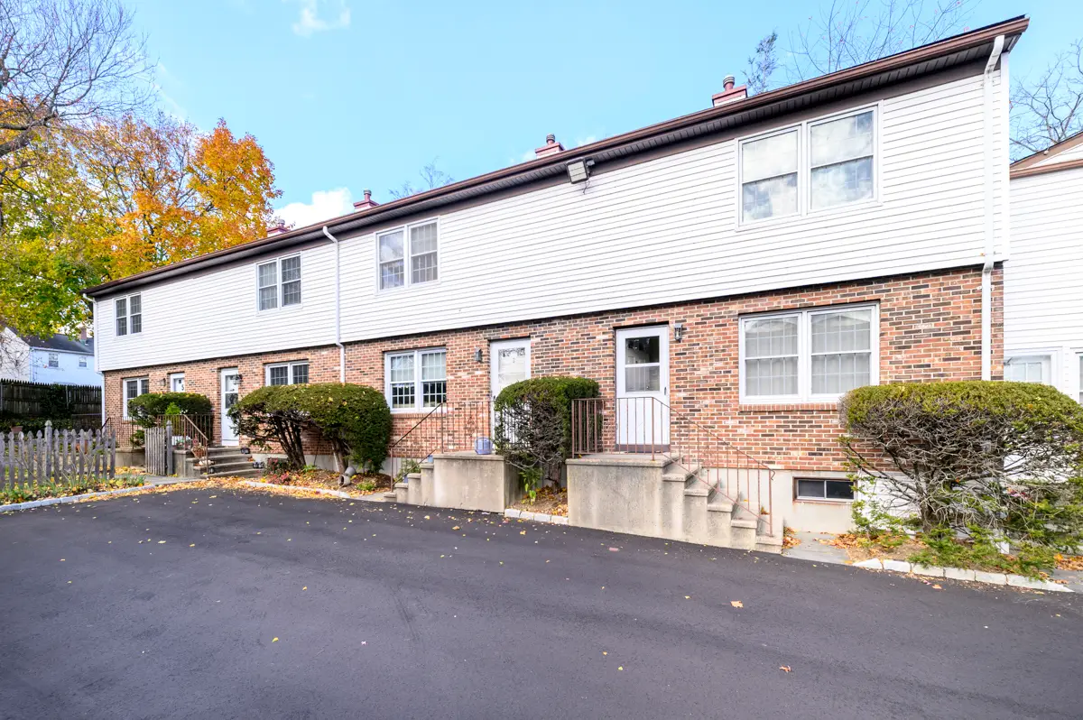 209 Seaside Avenue #APT 2, Stamford, CT 06902 - Image #1