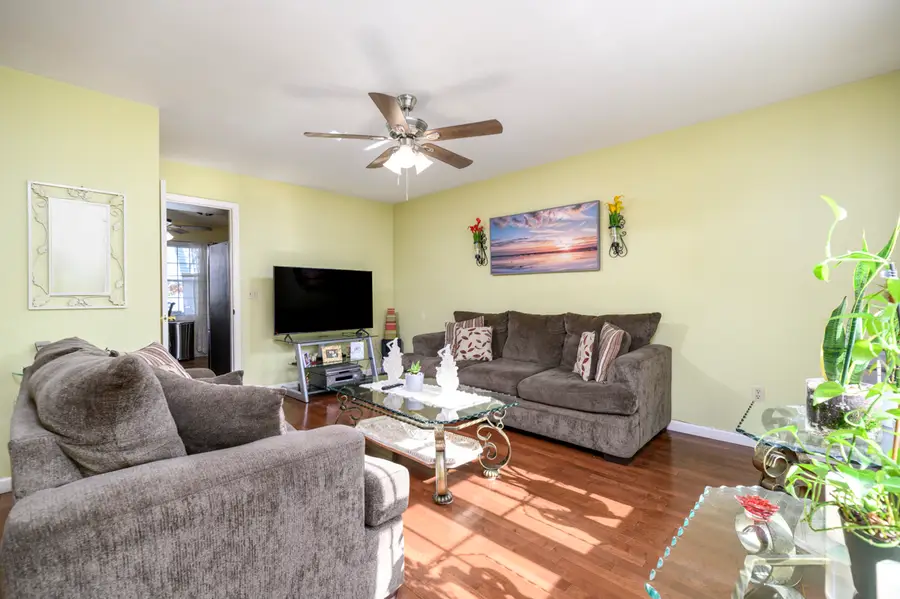 209 Seaside Avenue #APT 2, Stamford, CT 06902 - Image #3