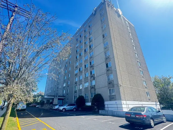 120 Huntington Turnpike #801, Bridgeport, CT 06610