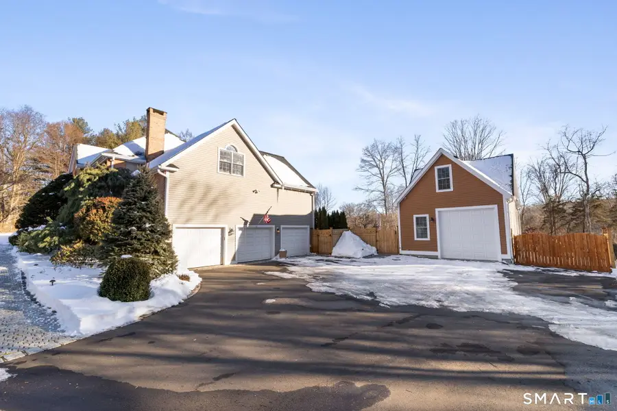 16 Robin Hood Lane, Easton, CT 06612 - #3