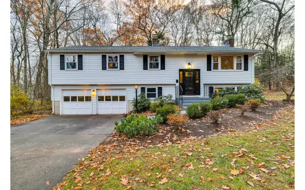 3 Minister Brook Drive, Simsbury, CT 06089