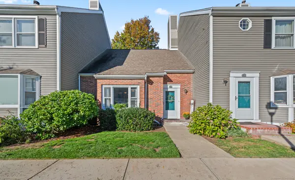 228 Georgetown Drive #228, Glastonbury, CT 06033