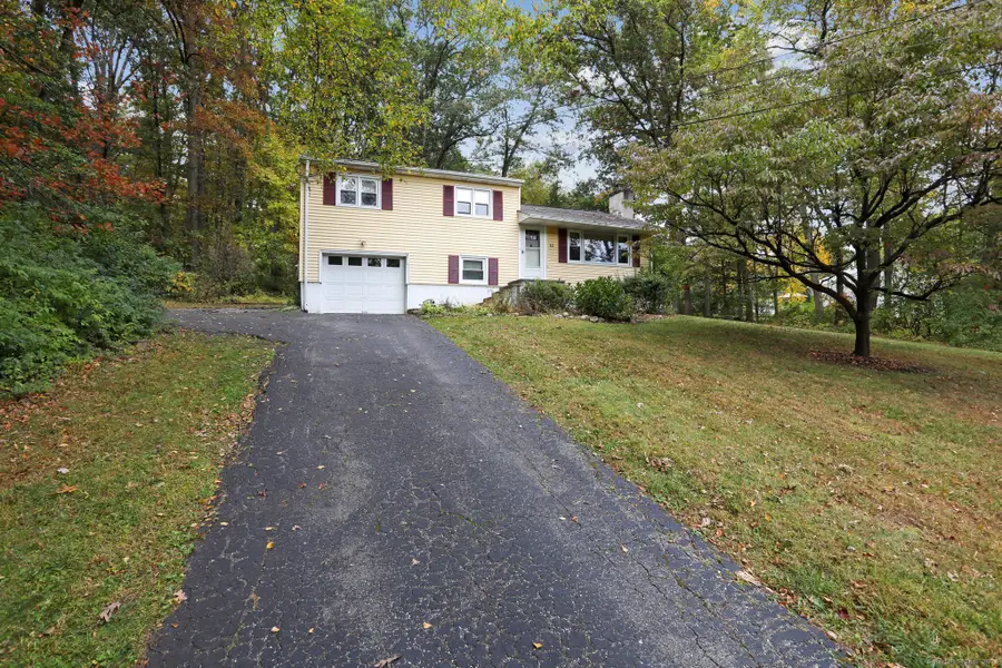 12 Oak Crest Drive, Brookfield, CT 06804 - Image #2