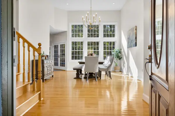 368 Forest Lane, Glastonbury, CT 06033