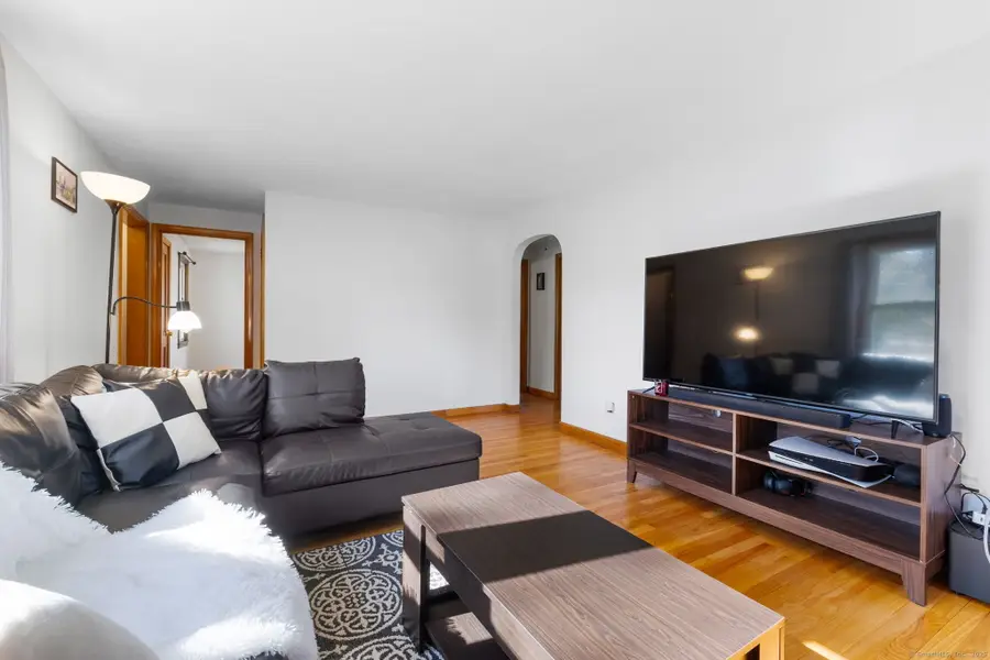 404 Elmwood Drive, Windsor Locks, CT 06096 - Image #3