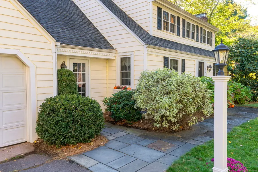 124 Ridgewood Road, Glastonbury, CT 06033 - Image #2