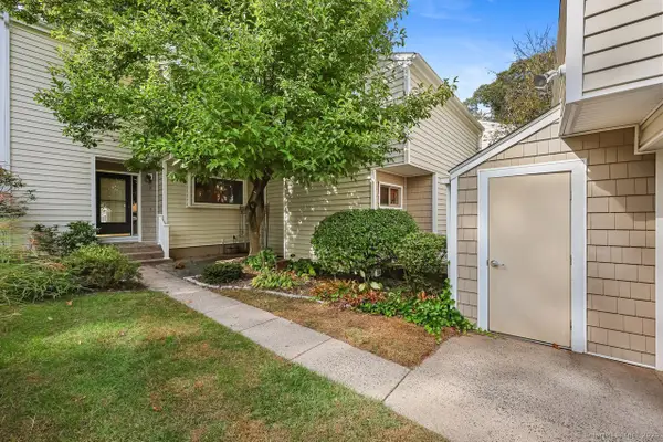 8 Currier Court #8, Cheshire, CT 06410