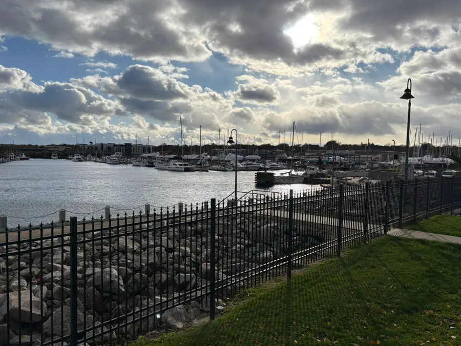 400 Bank Street #APT 105, New London, CT 06320 - Image #2