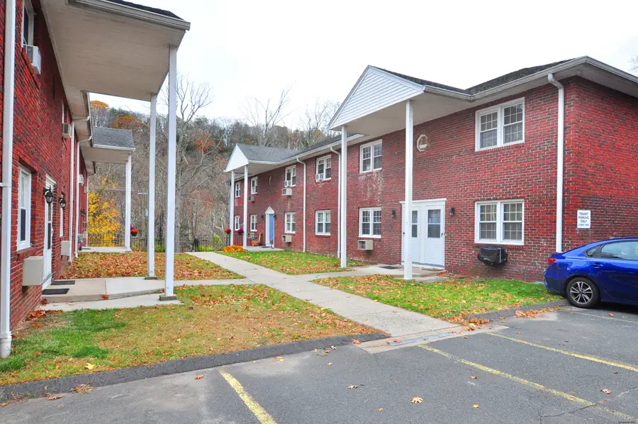 5 Tunxis Place #C, Tariffville, CT 06081 - Image #2