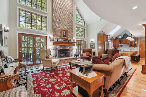 525 Holly Hill Lane, Southbury, CT 06488