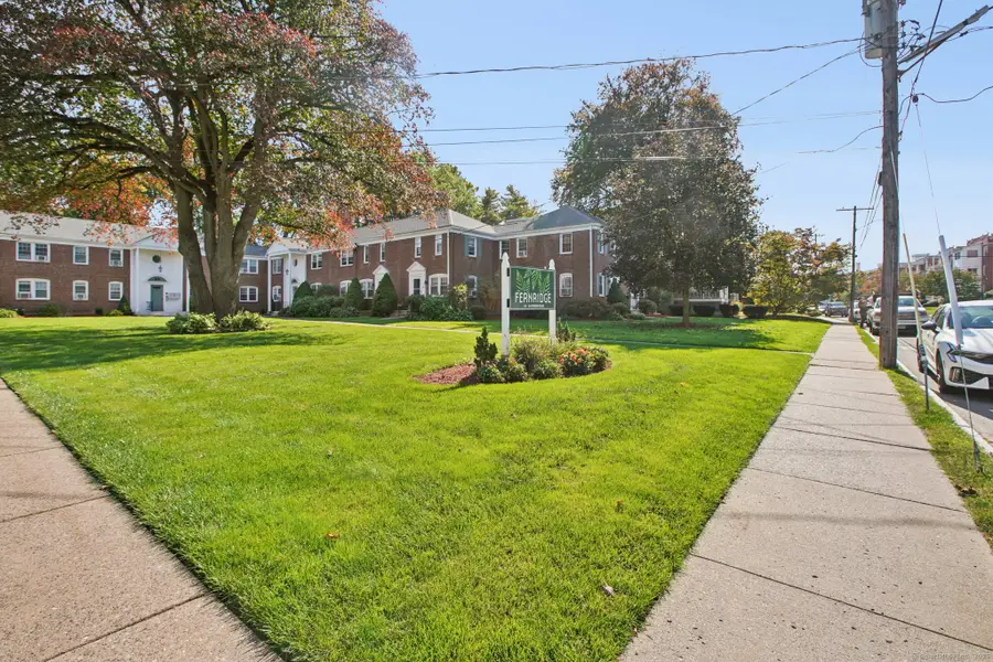 54 Robin Road #APT B2, West Hartford, CT 06119 - Image #2