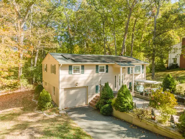 6 Marion Drive, East Lyme, CT 06333