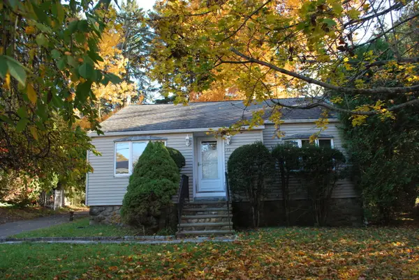 73 Yale Avenue, Middlebury, CT 06762