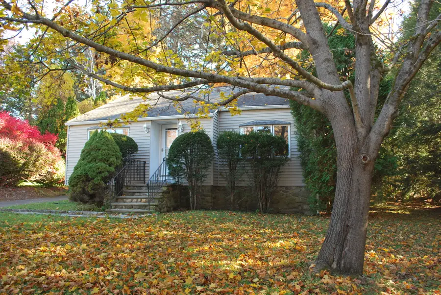 73 Yale Avenue, Middlebury, CT 06762 - Image #2