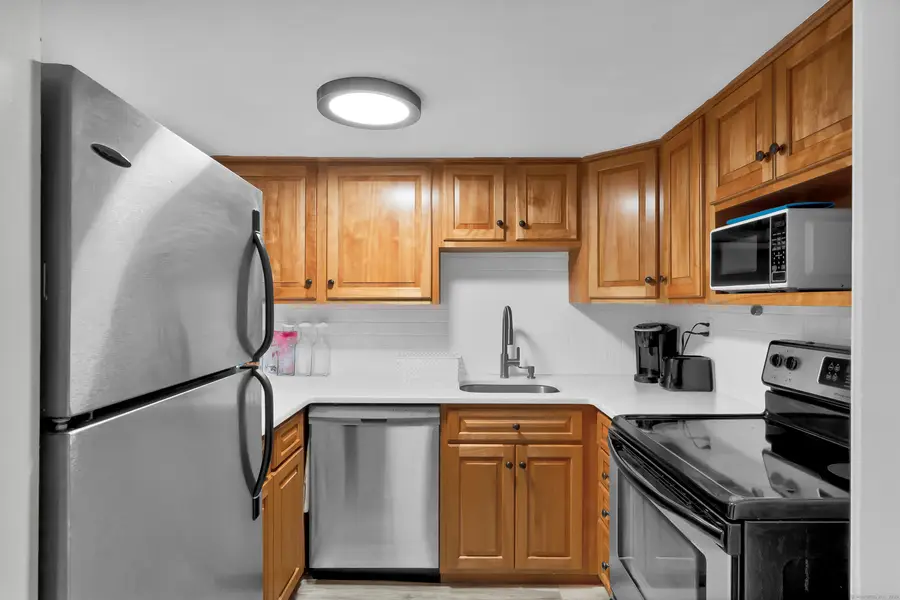 16 Pine Orchard Road #APT 23, Branford, CT 06405 - Image #2