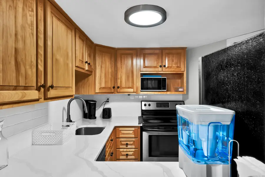 16 Pine Orchard Road #APT 23, Branford, CT 06405 - Image #3