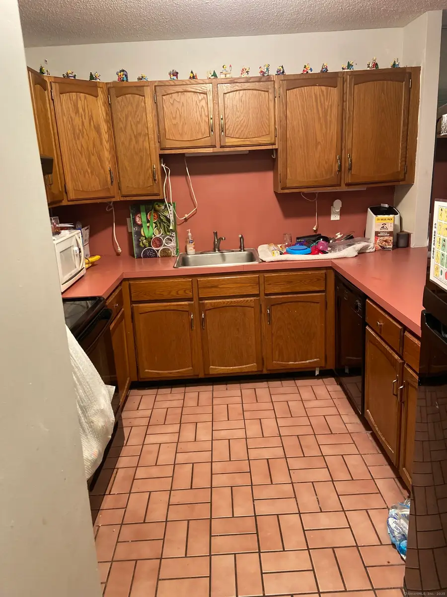 1274 East Main Street #APT D27, Meriden, CT 06450 - Image #2