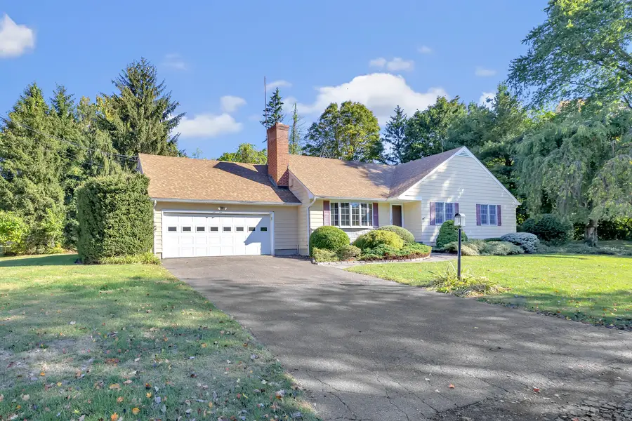 11 Laurel Street, Trumbull, CT 06611 - Image #2