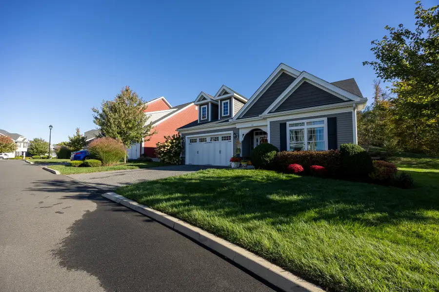 81 Fieldstone Lane #81, Beacon Falls, CT 06403 - Image #2