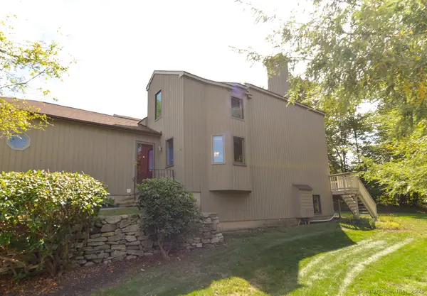 35 Far View Commons #35, Southbury, CT 06488