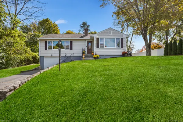 105 Jericho Road, Middlebury, CT 06762