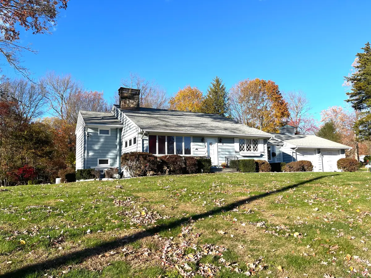 38 Smith Place, Trumbull, CT 06611 - Image #1