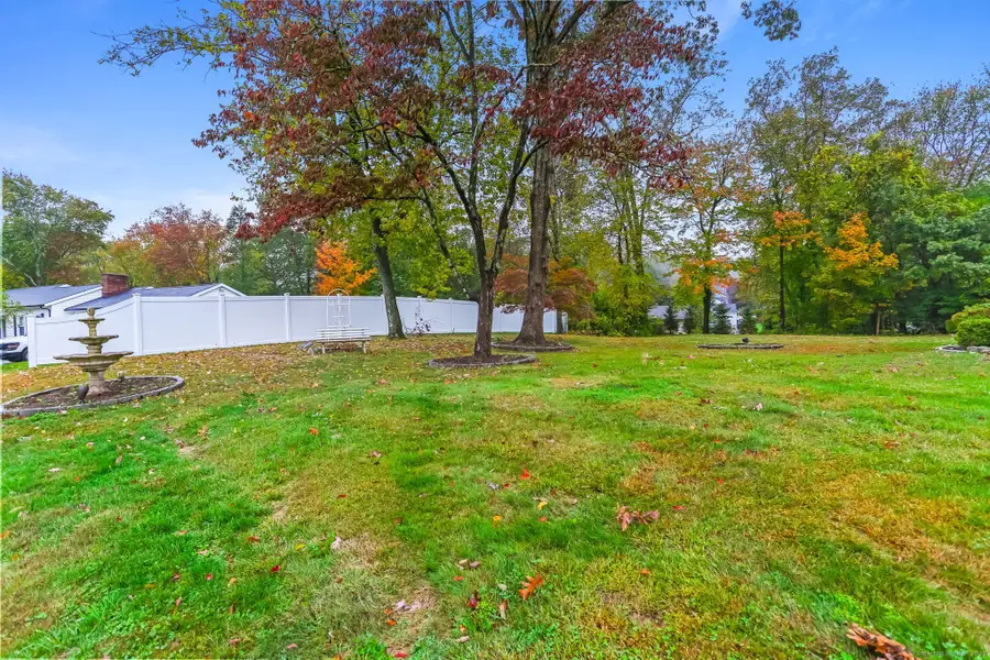 38 Smith Place, Trumbull, CT 06611 - Image #3