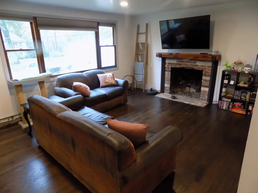 100 Vineyard Road, Burlington, CT 06013 - Image #3