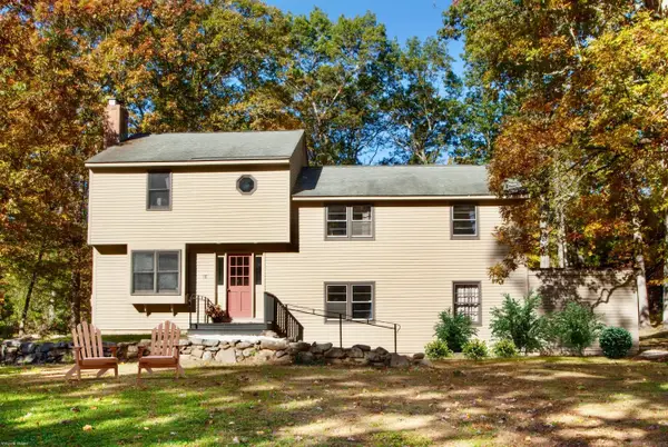 19 Glenbrook Drive, Simsbury, CT 06092