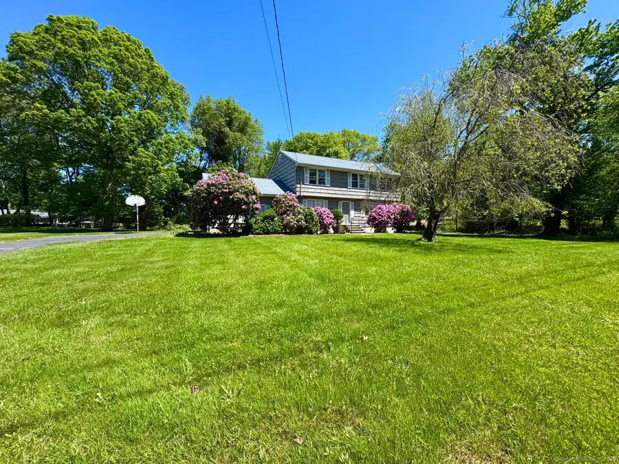 20 Clinton Street, Trumbull, CT 06611 - Image #3