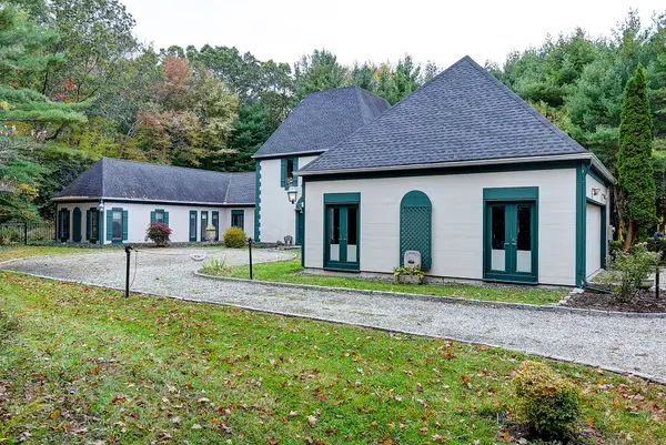 225 Crest Road, Middlebury, CT 06762