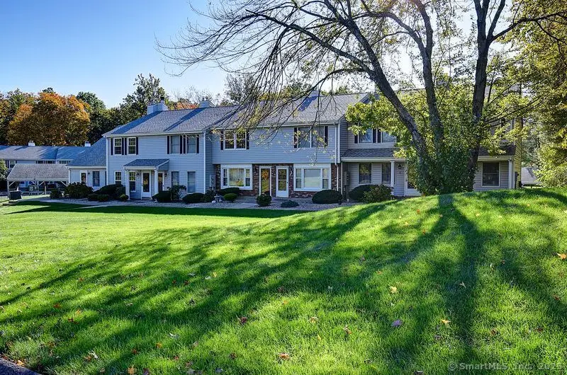 4 Lexington Court #4, Rocky Hill, CT 06067 - Image #2